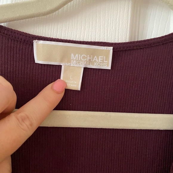 Like new Michael by Michael Kors button down tie front burgundy 3/4sleeve blouse - Picture 5 of 9